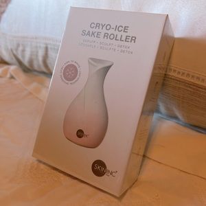 Cryo-Ice Sake Roller. Brand new in packaging. Try something new for your skin!